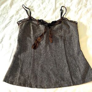 New viscose, and wool tank top with lace trim